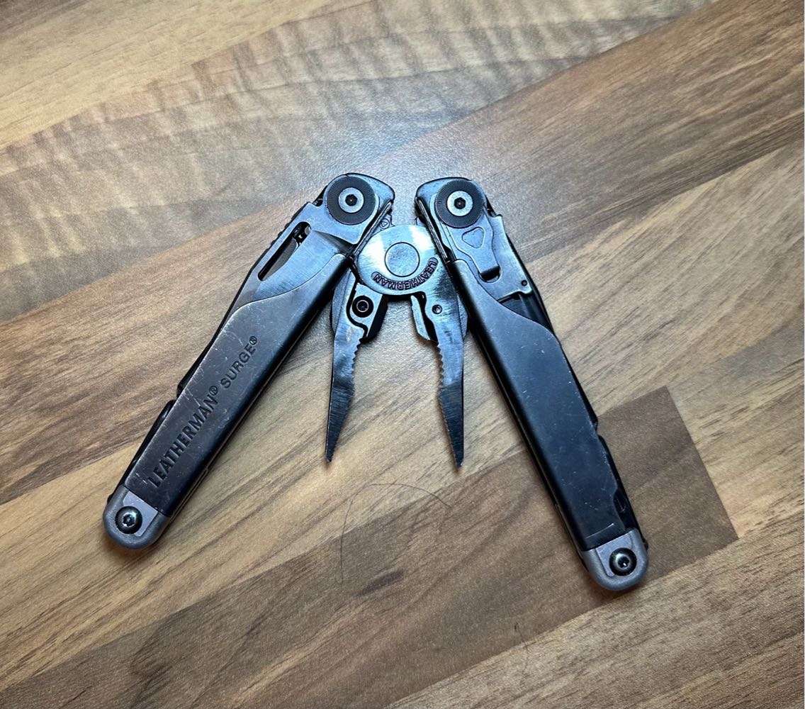 Leatherman Surge Tool Black w/Imported Kydex holster & Nylon Premium Pouch