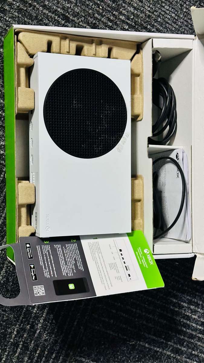 XBOX SERIES S 512GB + 6 GAMES