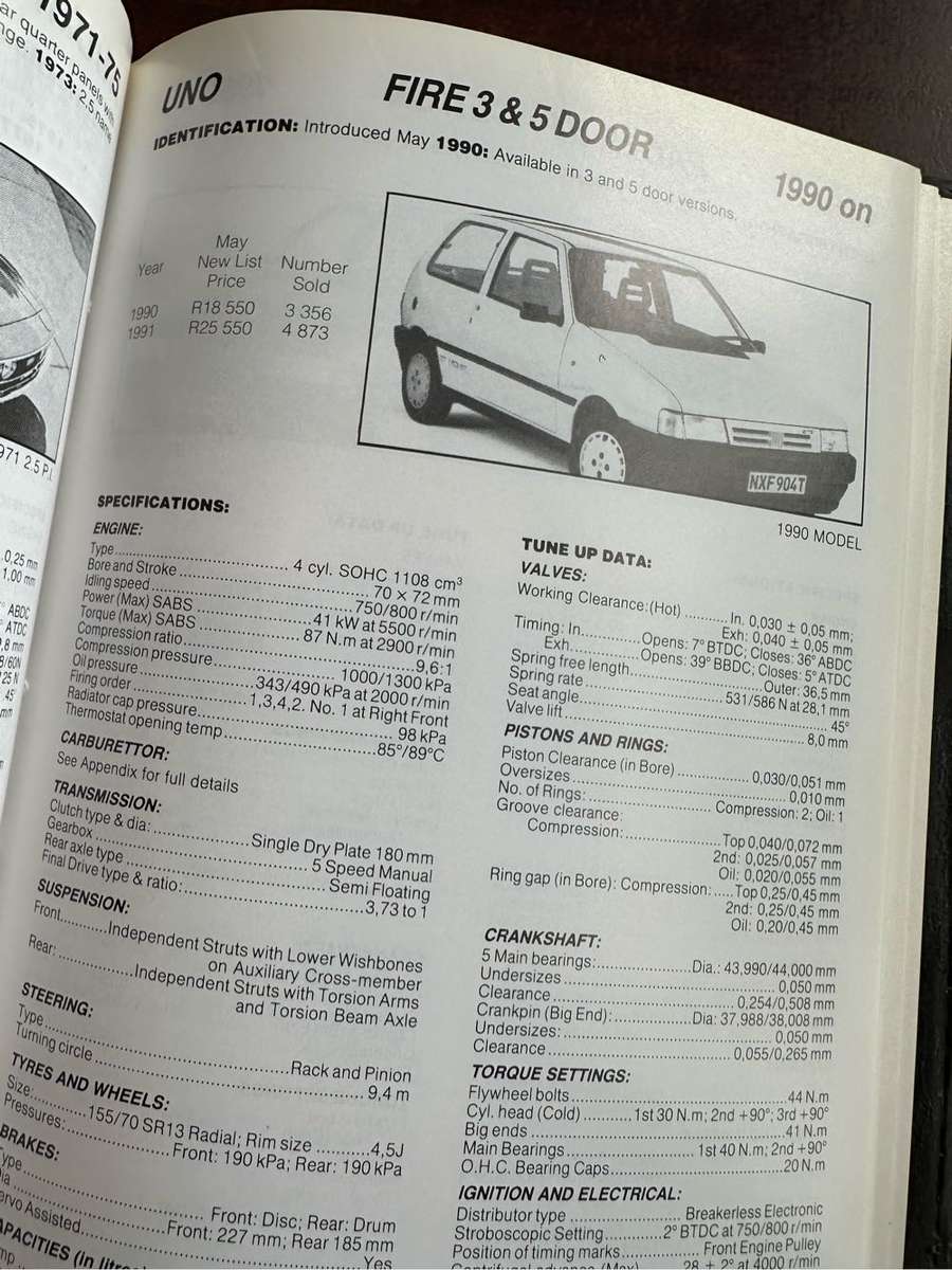 Auto Data Digest 92 / 93 book