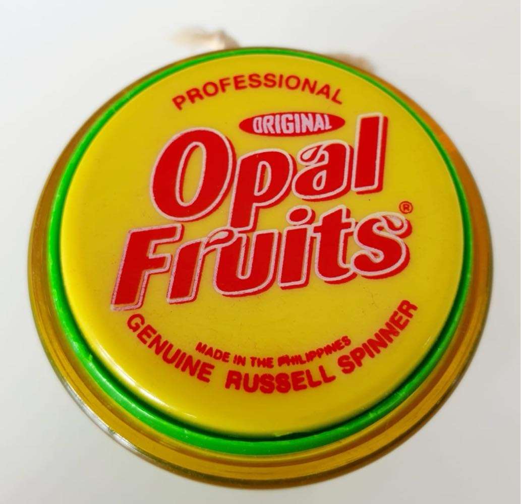 STUNNING VINTAGE YO YO - OPAL FRUIT BRANDED - RARE ITEM