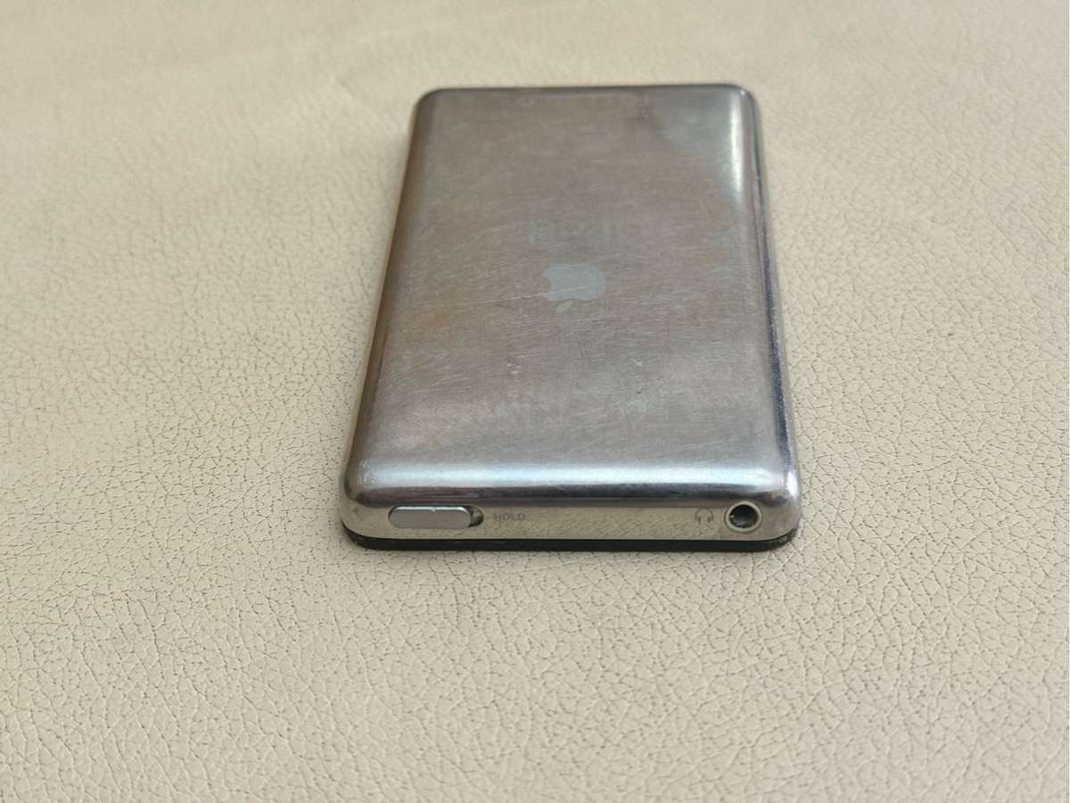 Apple iPod classic 5th Generation Black MA446ZP - 30GB