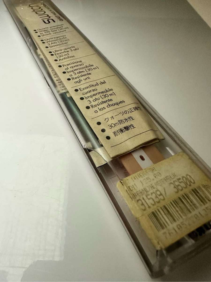 1995 MINT VINTAGE SWATCH ARTISTS EIGA-SHI GZ141 BY AKIRA KUROSAWA `100 YEARS OF CINEMA` WATCH