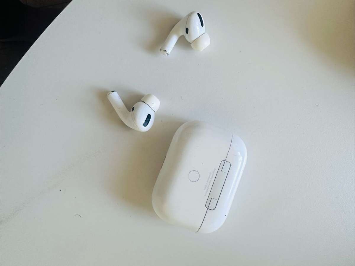 Apple AirPods Pro 1st Gen