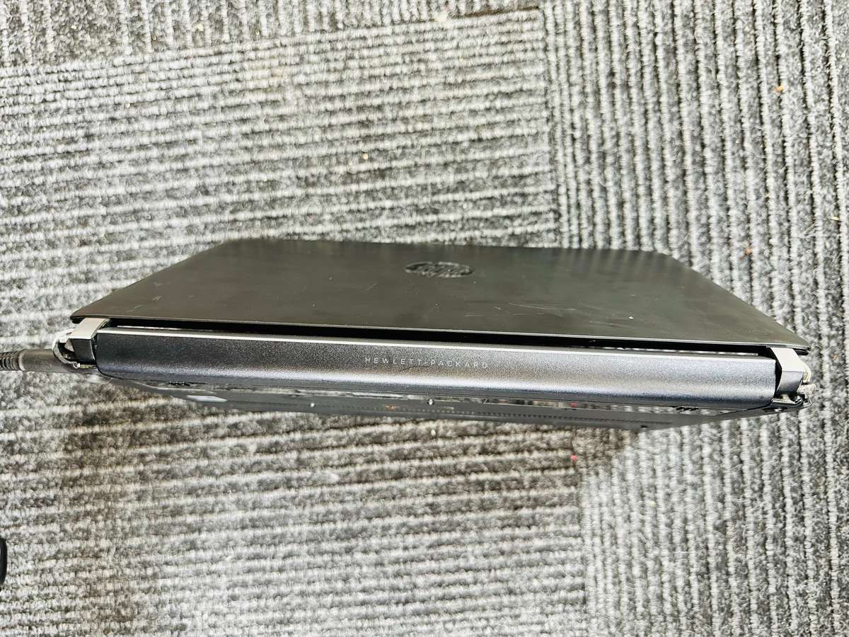 HP ProBook 430 G3 13.3` Intel Core i3 Notebook 4GB Ram 500GB HDD + 65W HP charger