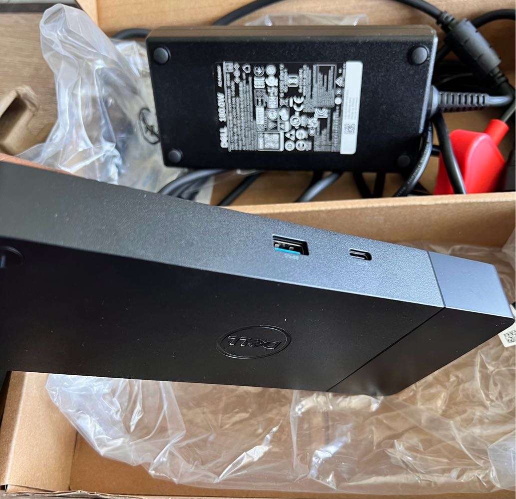 Dell Dock WD19S with 180W AC Charger / Power Adapter