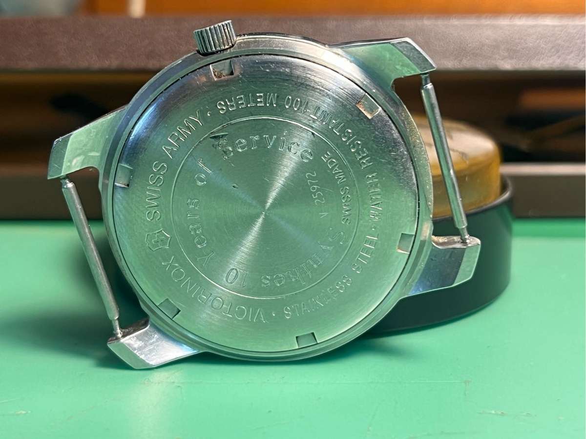 VICTORINOX SWISS ARMY WATCH