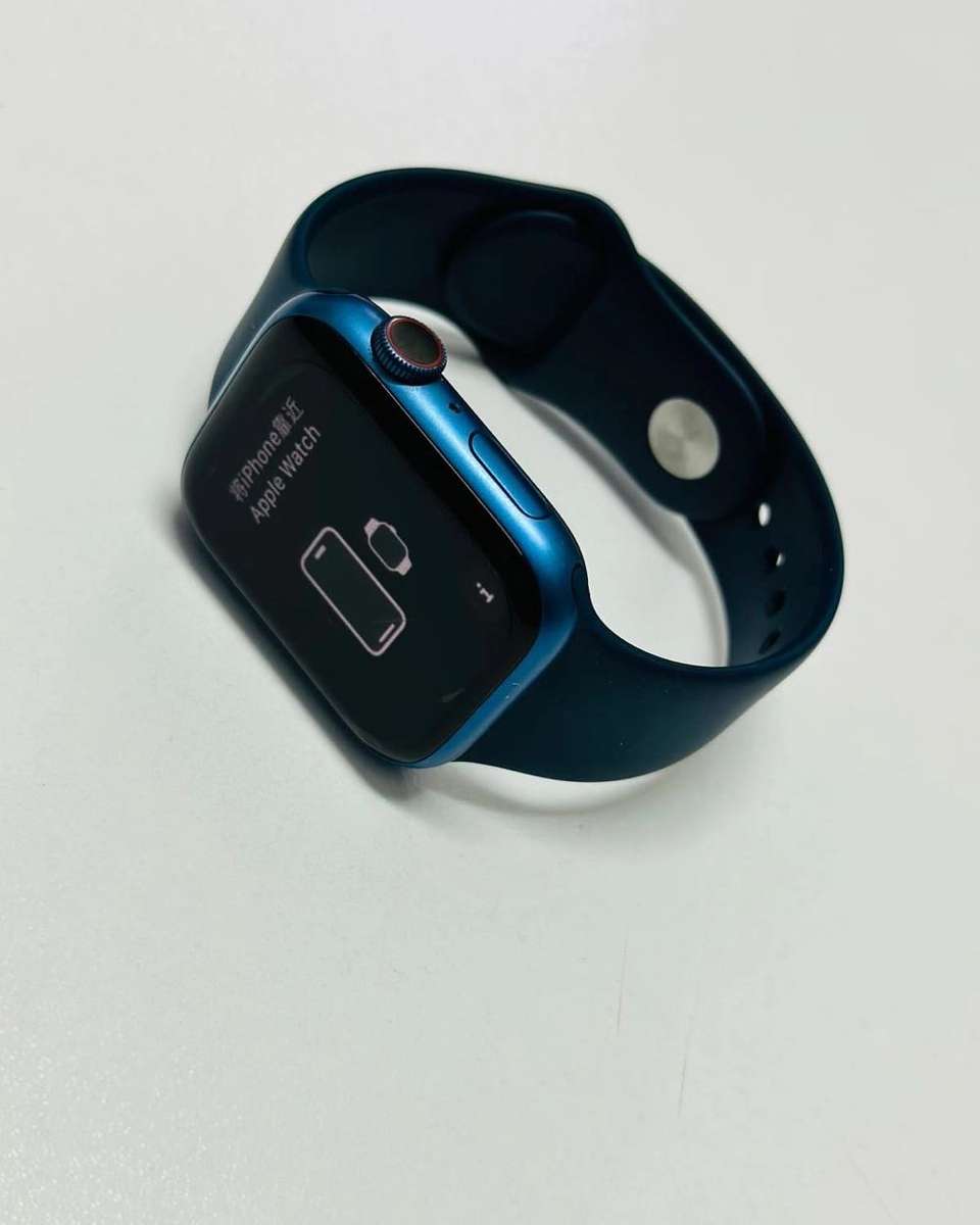 Apple Watch Series 7 44mm (GPS + Cellular )