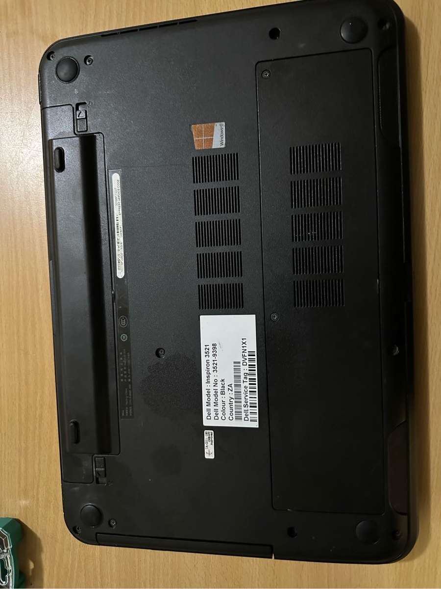 Dell Inspiron 15 3521 Laptop|8GB Memory|320Gb HDD| 1.5Ghz Celeron| Dell Wireless Mouse| Windows 10