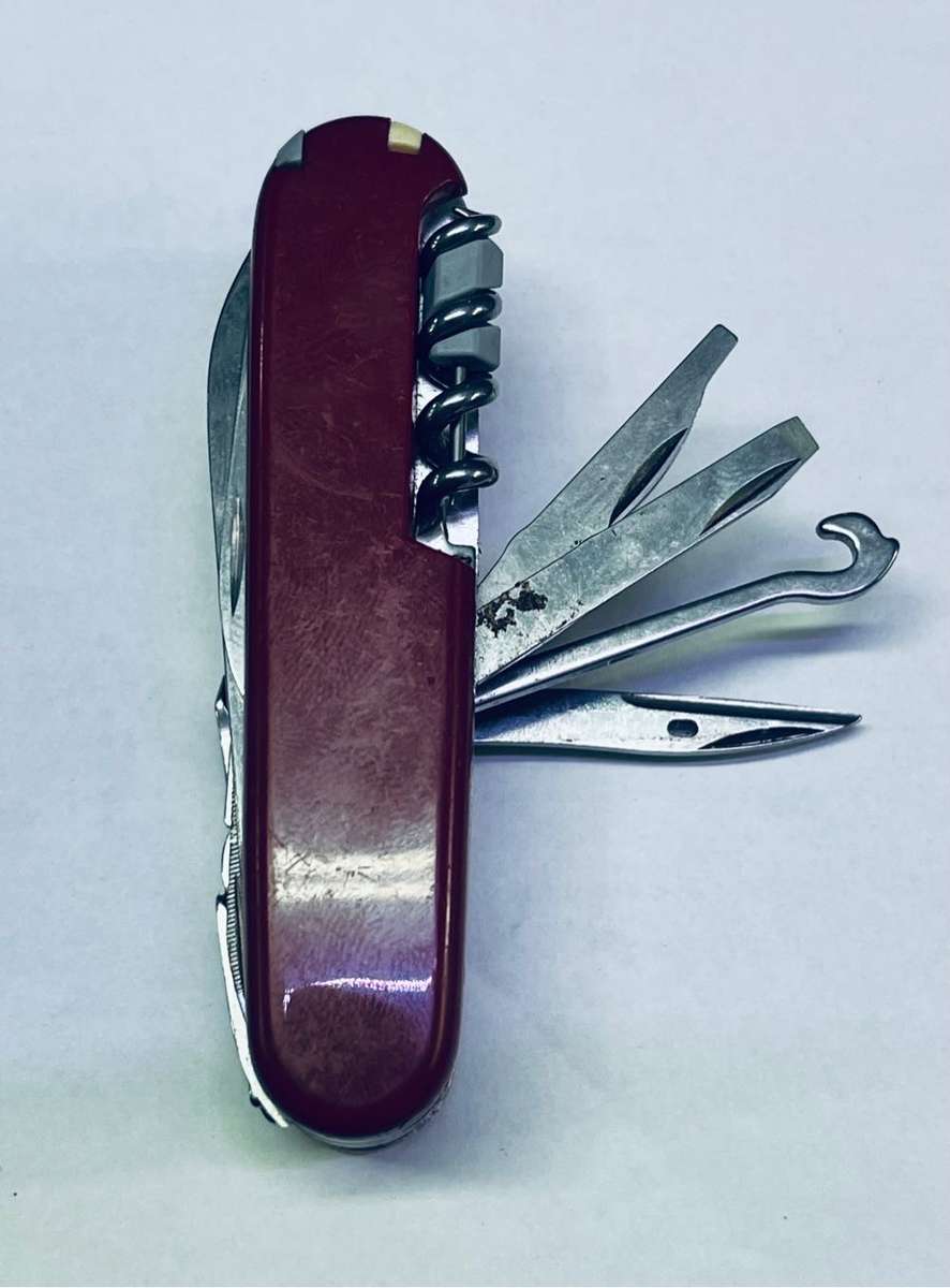 Swiss mulitool pocket knife