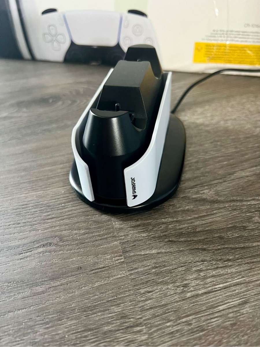 PS5 1TB Disc Edition Boxed + Controller + Charging dock + 2 DVDs