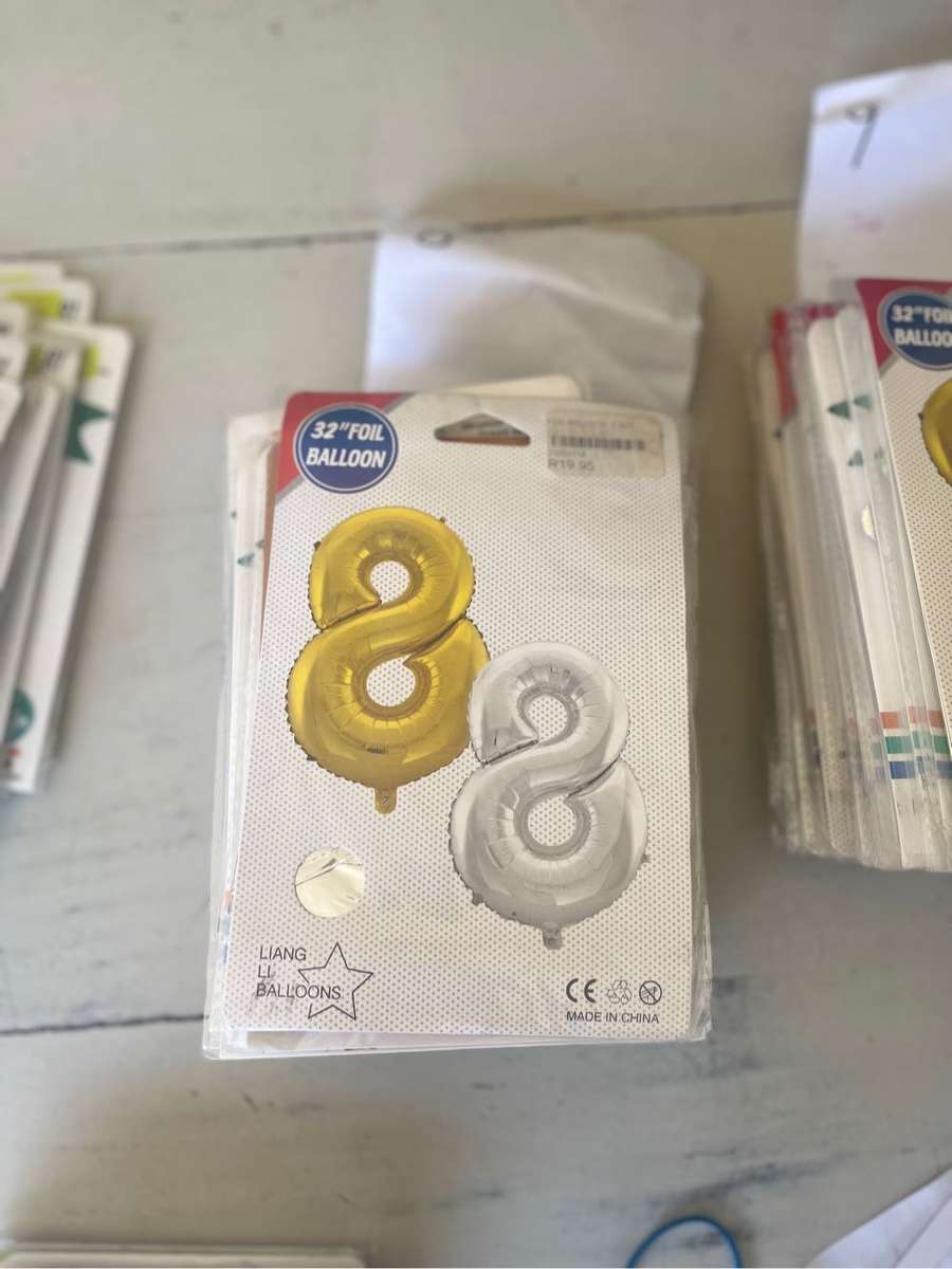 Bulk lot of 2125 foil balloons!!