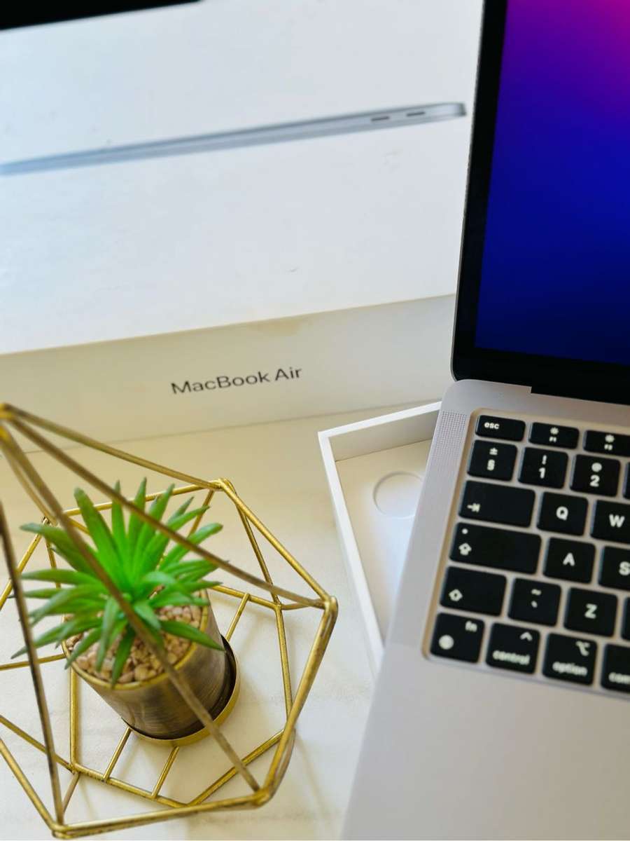 MacBook Air (13-inch, 2020, M1 Chip) 256GB SSD Available