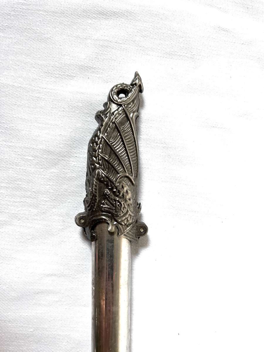 Dagger ornamental dragon