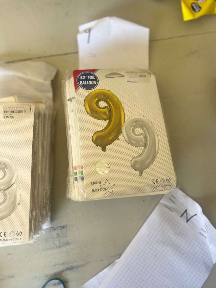 Bulk lot of 2125 foil balloons!!