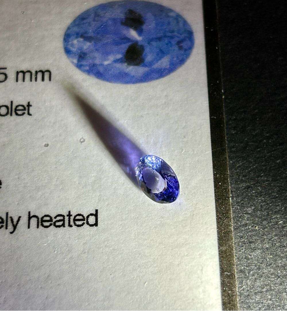Stunning natural 1.3ct tanzanite.