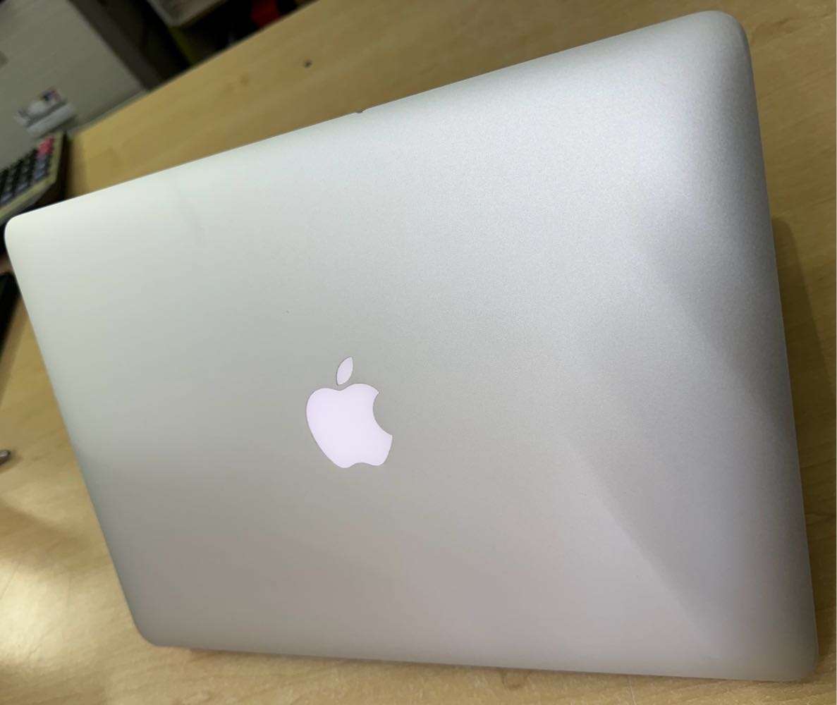 MacBook Air (13-inch, 2017)