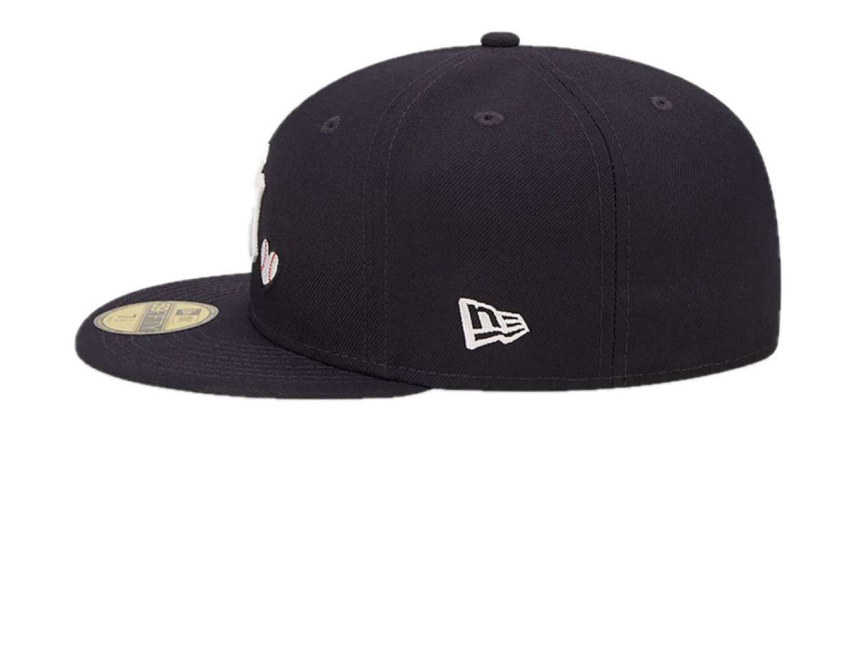 New York Yankees MLB Team Heart Blue 59FIFTY Fitted Cap