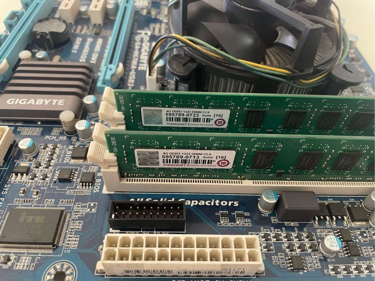 Intel Core i7 2600K Combo**8GB ram**Rare Gigabyte H67M 4 Ram slot Board**