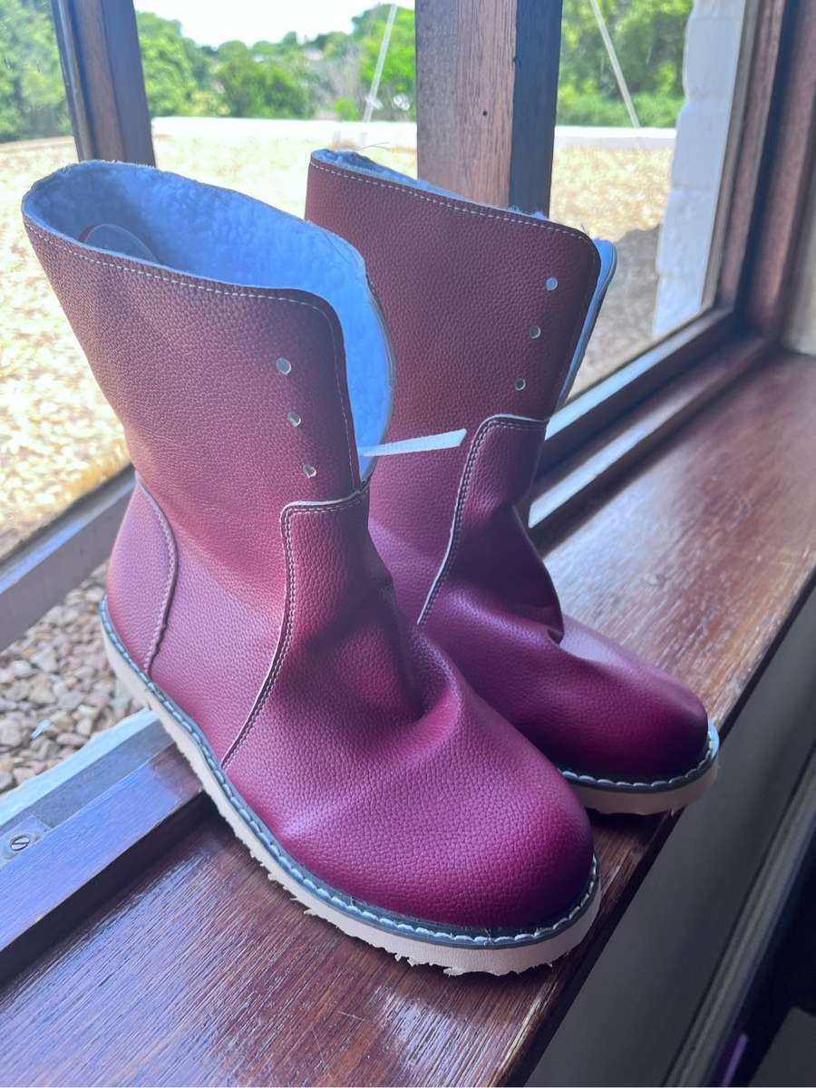 Red patent leather slipper boots (size3-4)