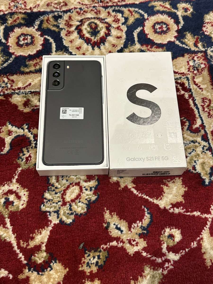 Samsung Galaxy S21FE new Dual Sim (open box )