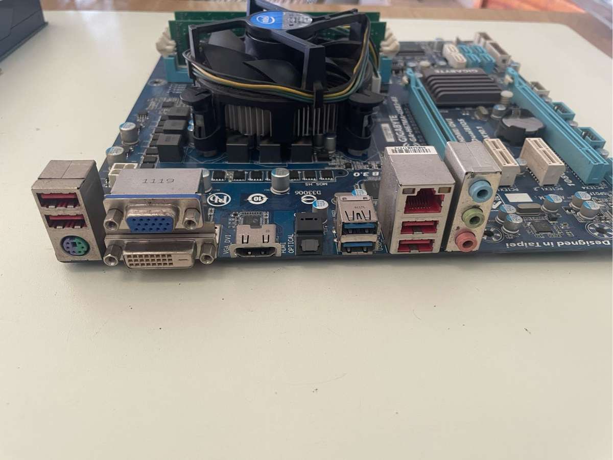 Intel Core i7 2600K Combo**8GB ram**Rare Gigabyte H67M 4 Ram slot Board**