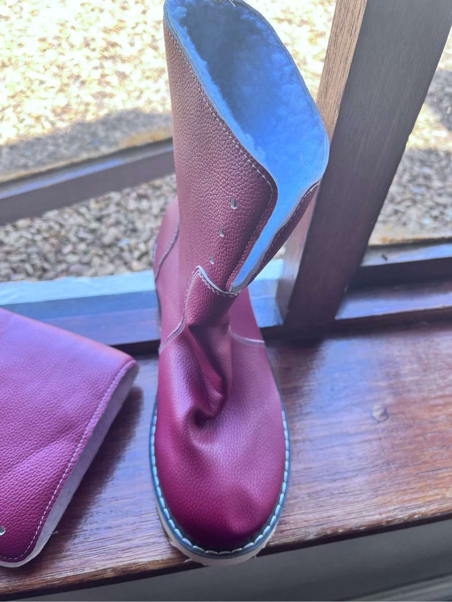 Red patent leather slipper boots (size3-4)