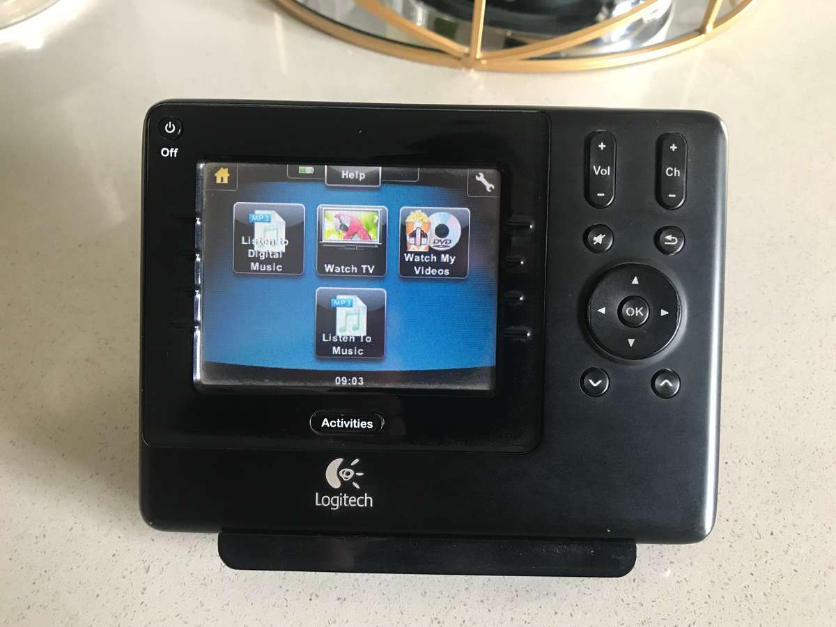 Logitech Harmony 1000 Smart Remote