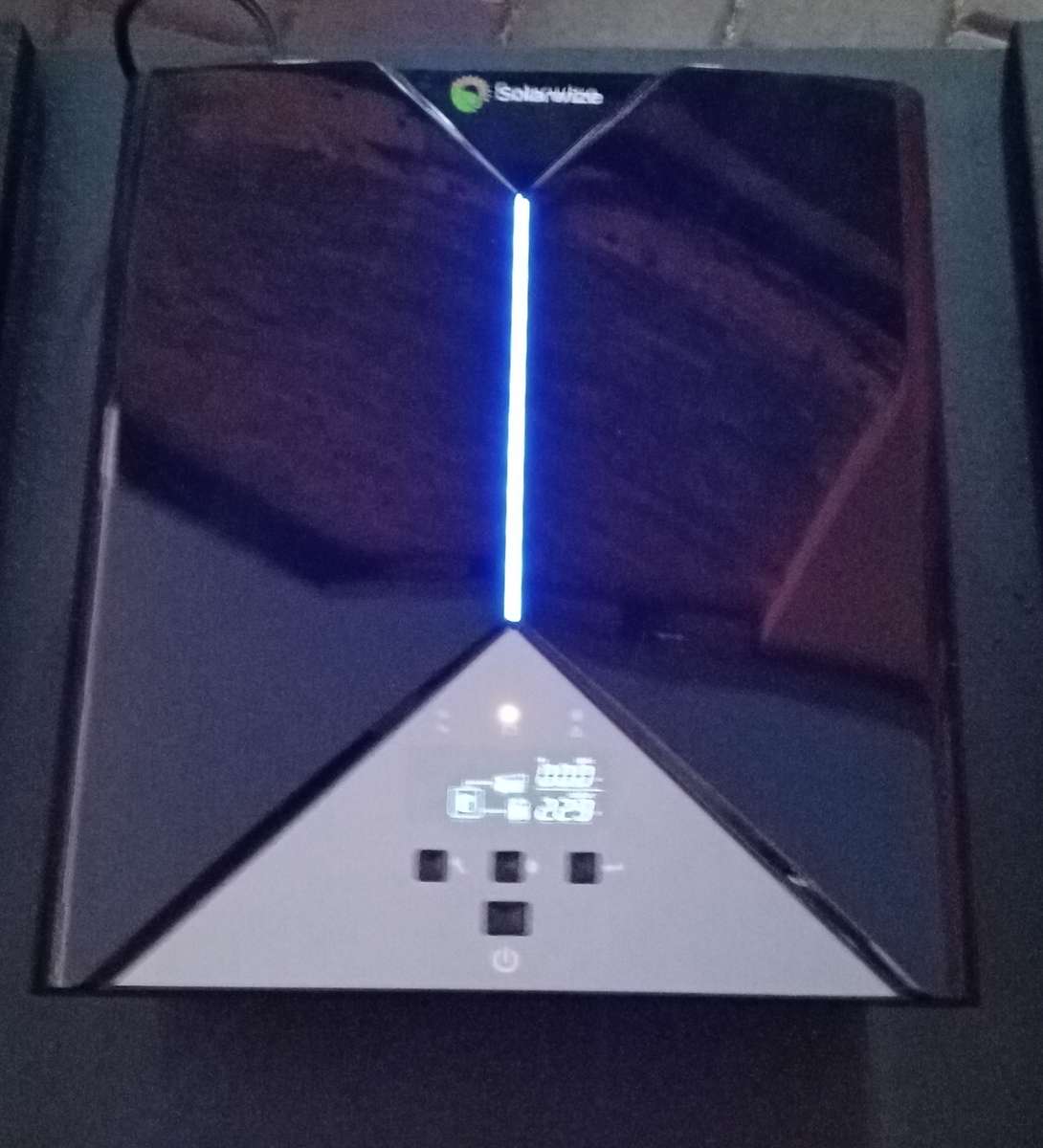 2.2KVA HYBRID 24VOLT INVERTERS ON SPECIAL