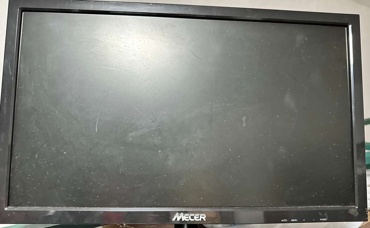 Mecer 18 inch monitor