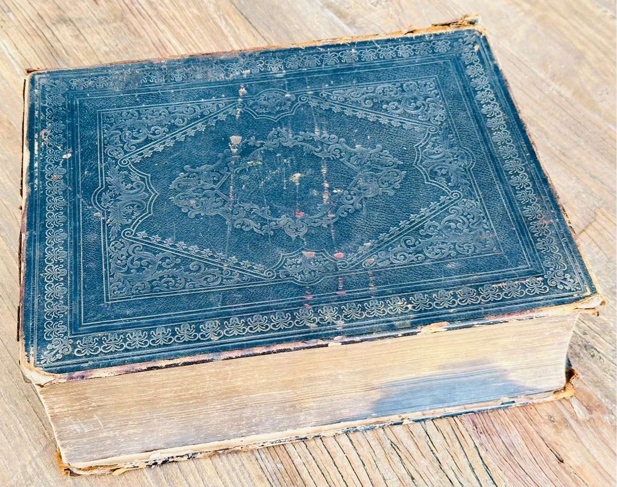 Antiquarian Holy Bible 1856 (Large & Heavy)