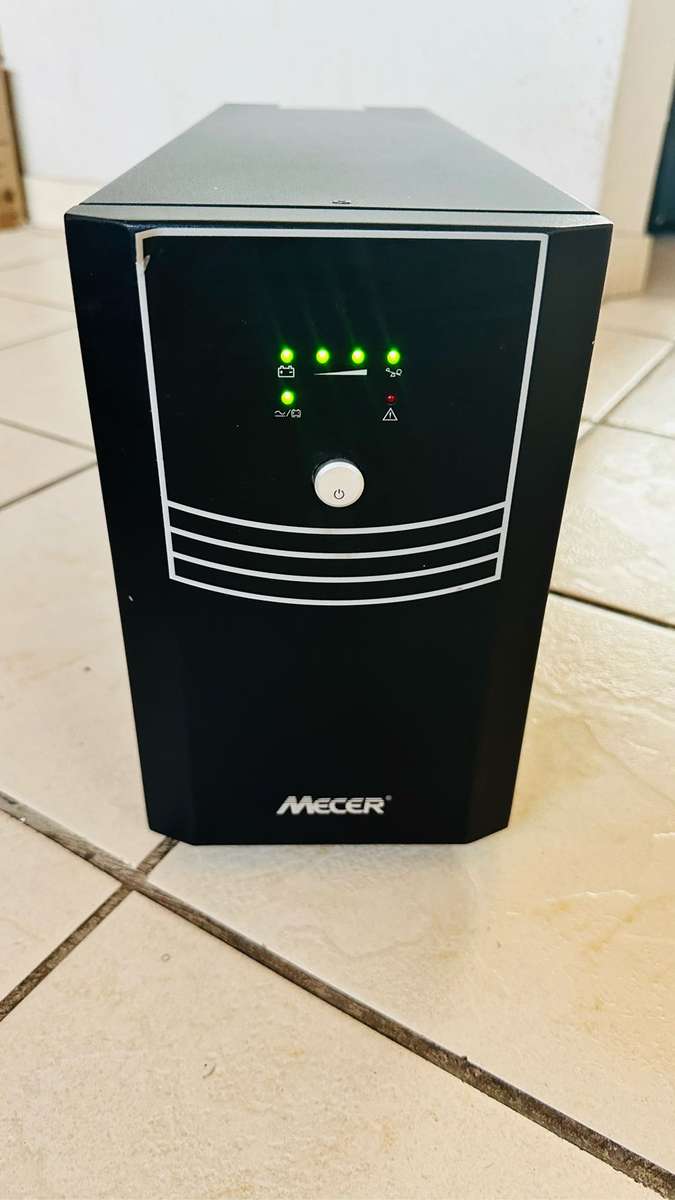 Mecer 3000VA (3000VA/1800W) Line Interactive/Off-Line UPS