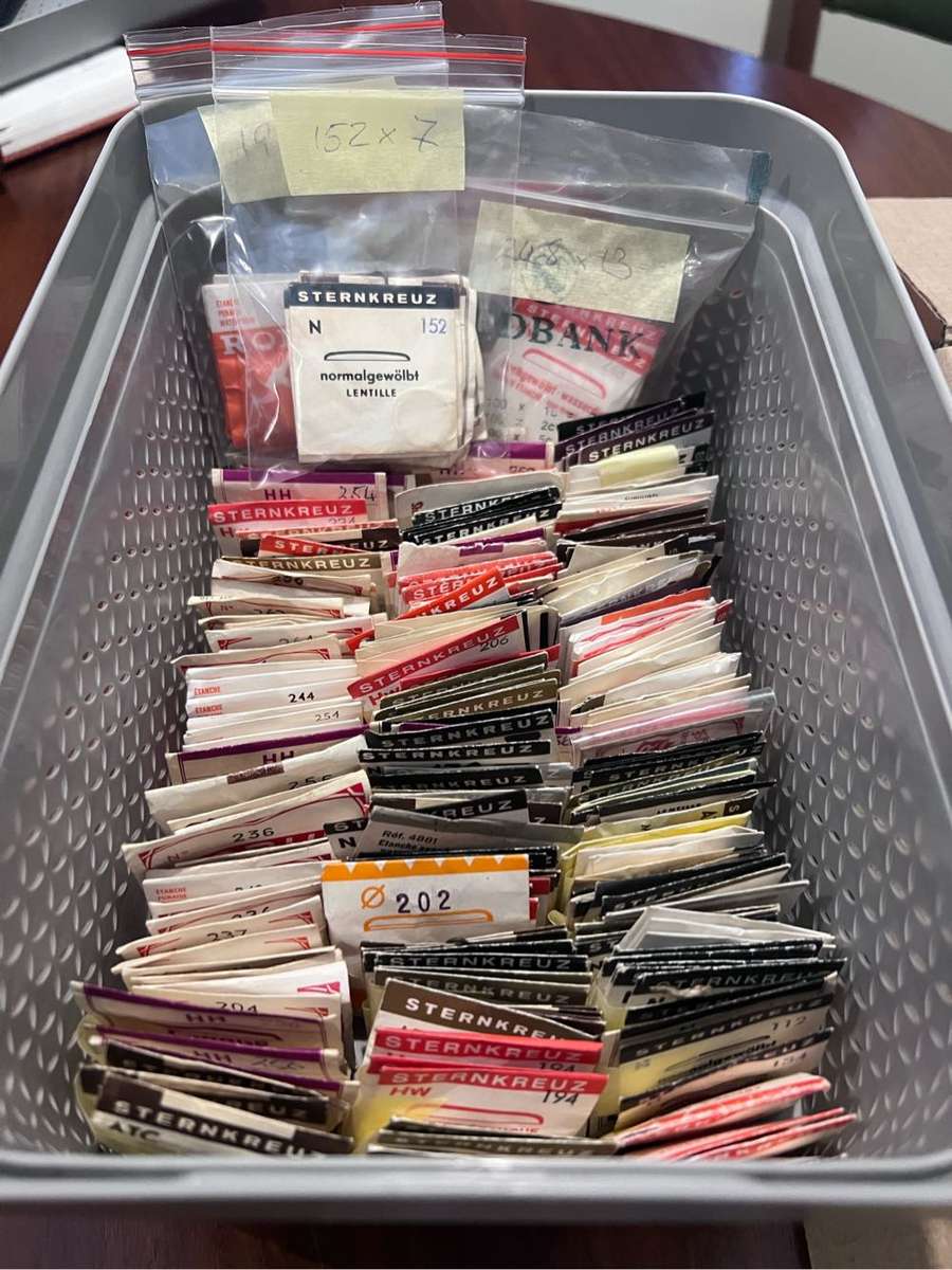 Vintage Watch / Watchmakers / Crystal and Spares