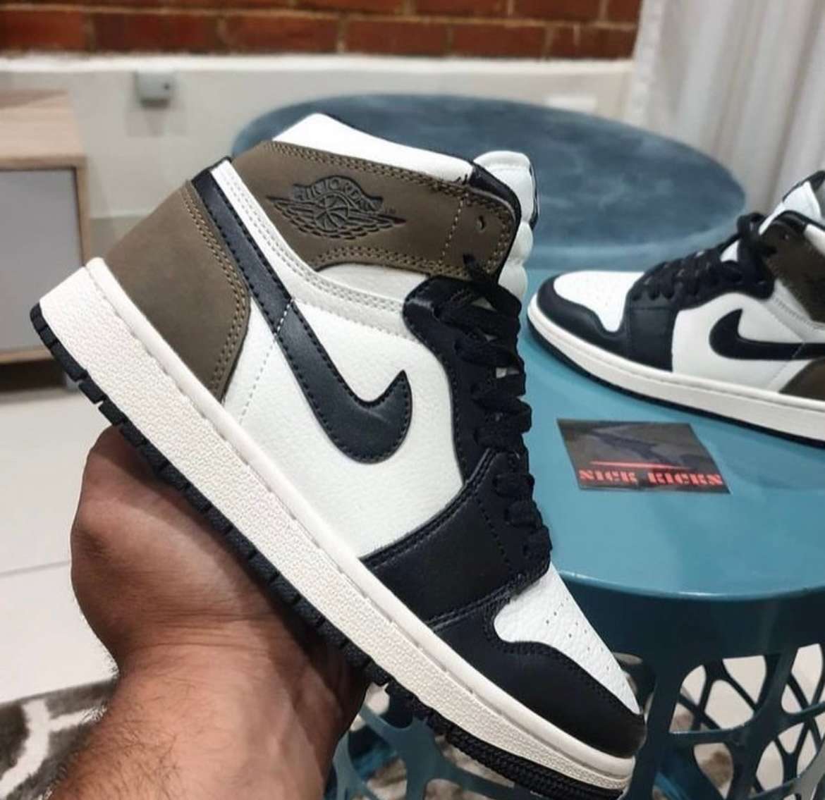 NIke Jordans 1 Retro High