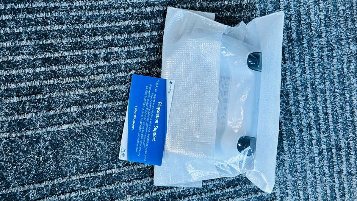 PlayStation 5 (PS5) DualSense Wireless Controller - Glacier White