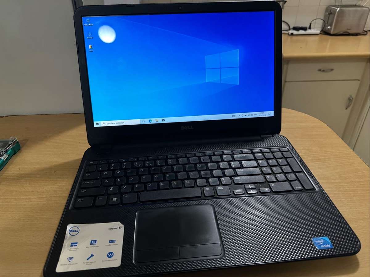 Dell Inspiron 15 3521 Laptop|8GB Memory|320Gb HDD| 1.5Ghz Celeron| Dell Wireless Mouse| Windows 10