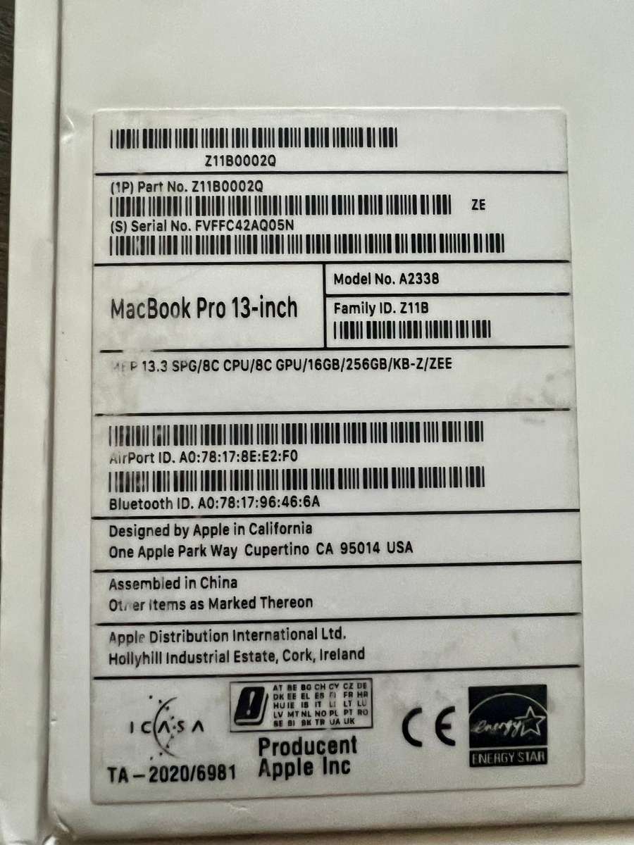 MacBook Pro 13 M1 16GB 256GB Boxed with charger A2338