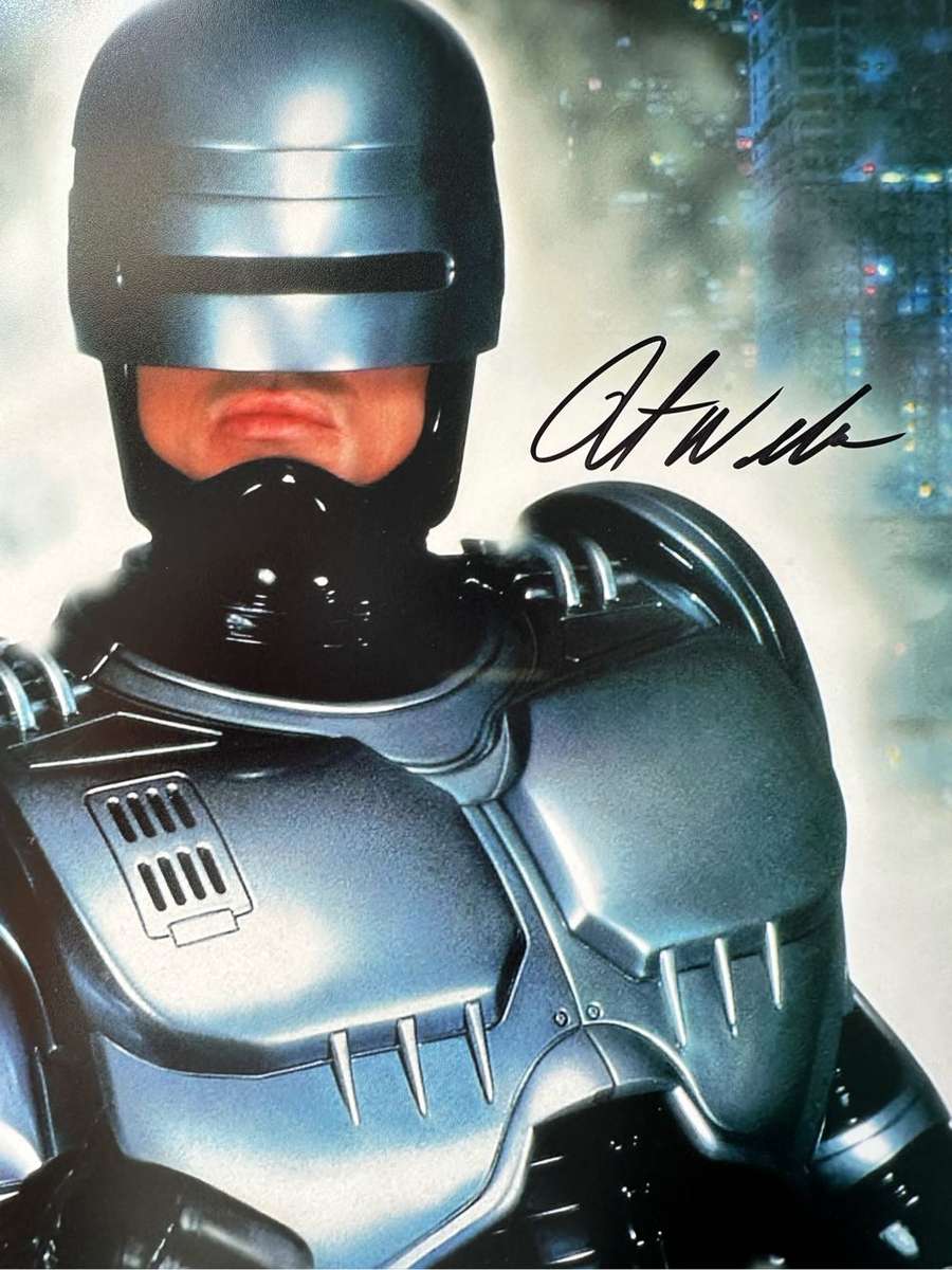 AUTHENTIC AUTOGRAPH BY PETER WELLER - WITH COA - INSANELY RARE