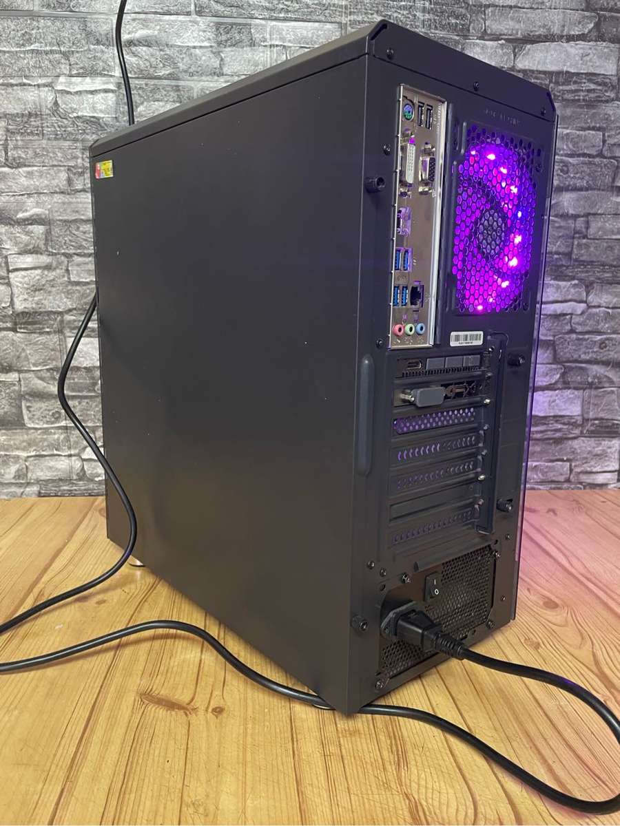 8Th Gen i7 Gamer**8GB graphics**20GB Ram**500GB SSS**Corsair VS550 Gaming PSU