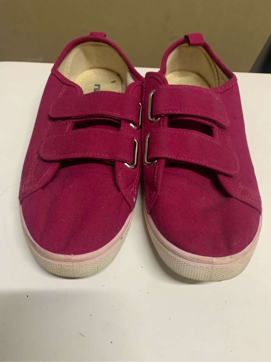 Cotton on sneakers uk5