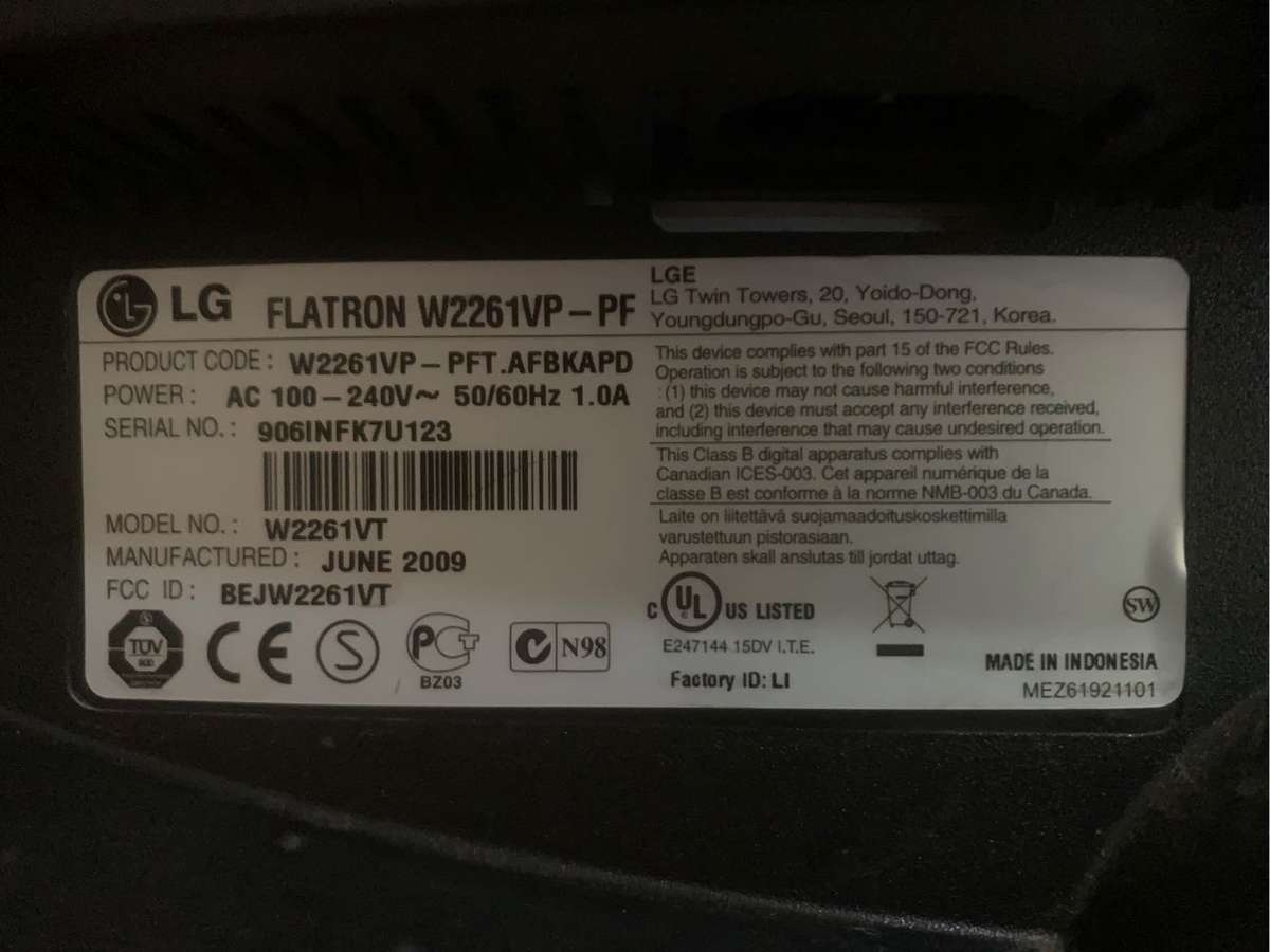 LG Flatron W2261VP-PF 22 Inch Full HD LCD HDMI Monitor.