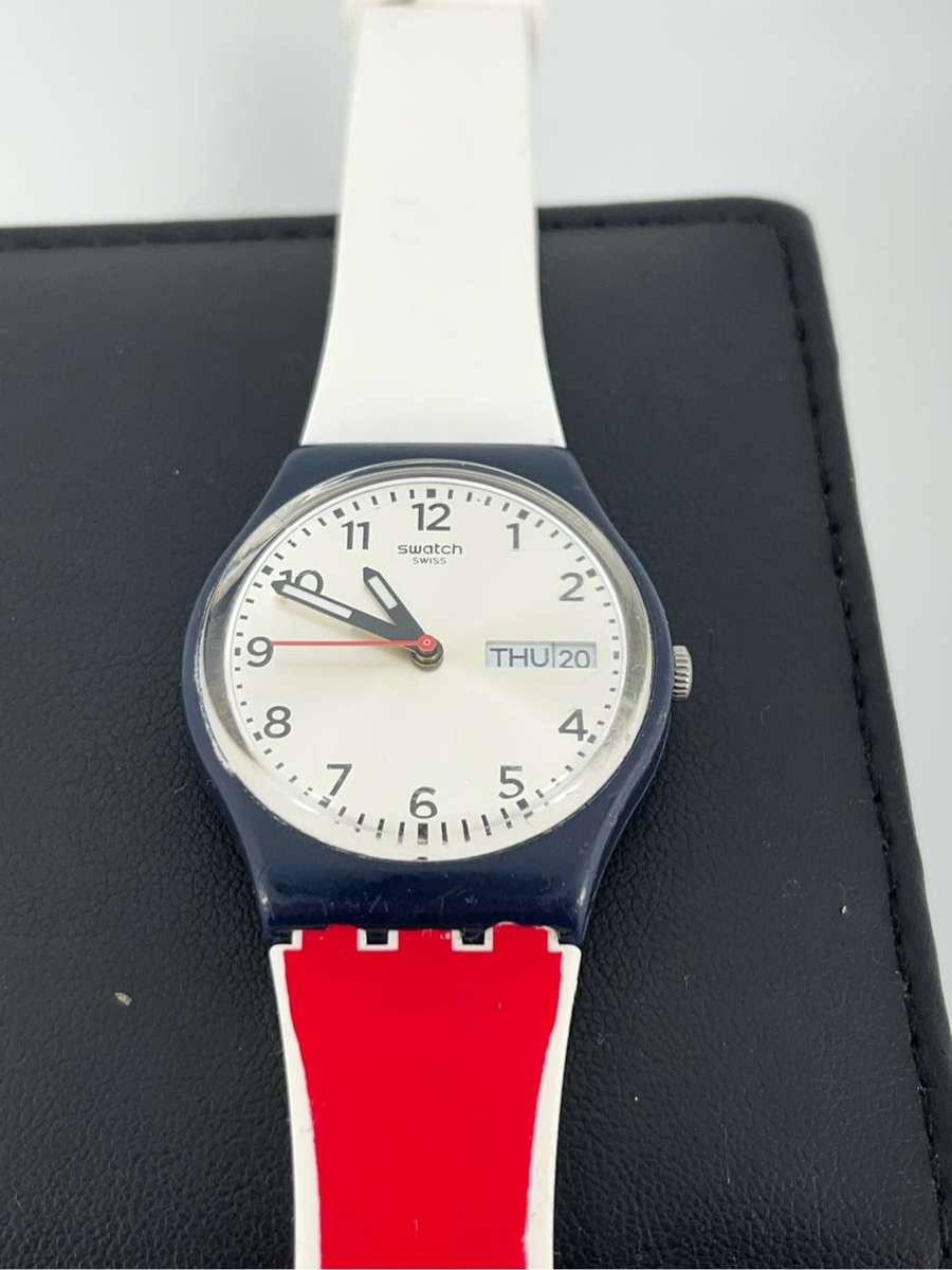 Swatch mid size wrist watch