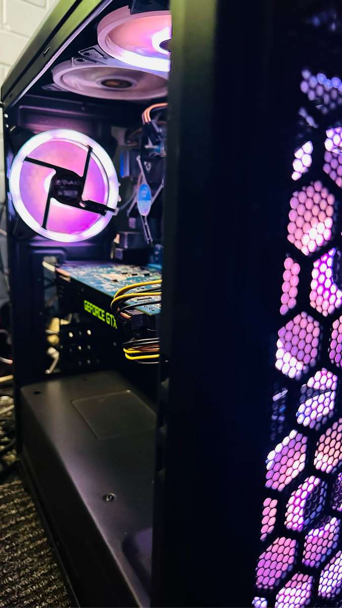 COURGAR MX330 i7 Gaming PC - GeForce GTX680 GDDR5 Graphics - Windows 11