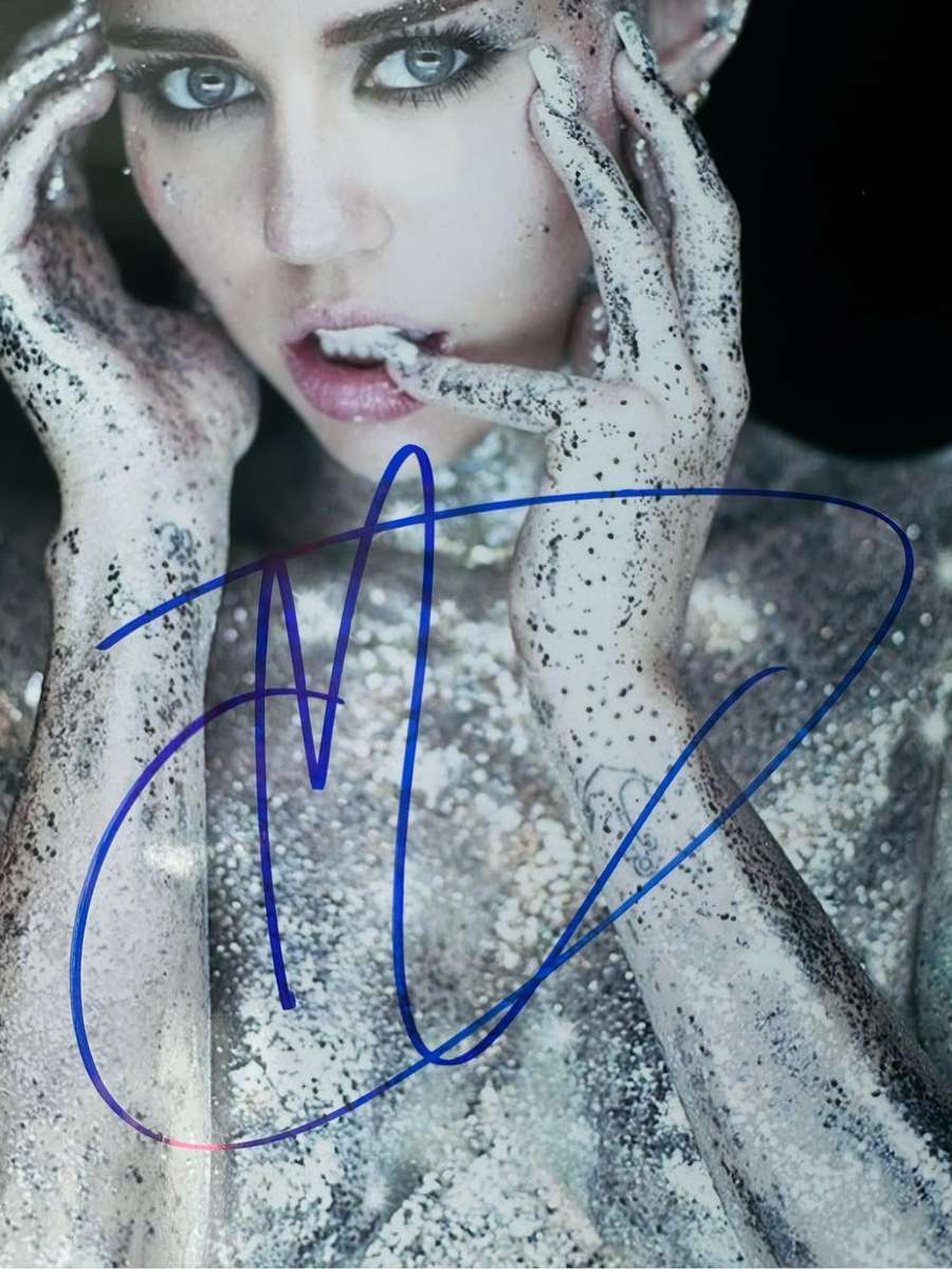 Authentic Autograph - Miley Cyrus - 100% Original