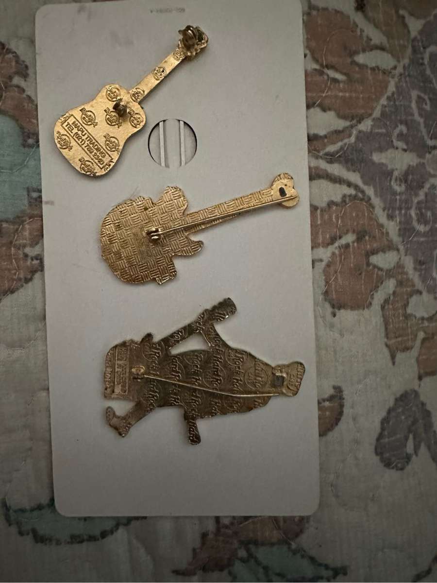 Hard Rock Cafe pins