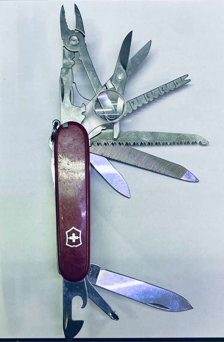 Swiss mulitool pocket knife