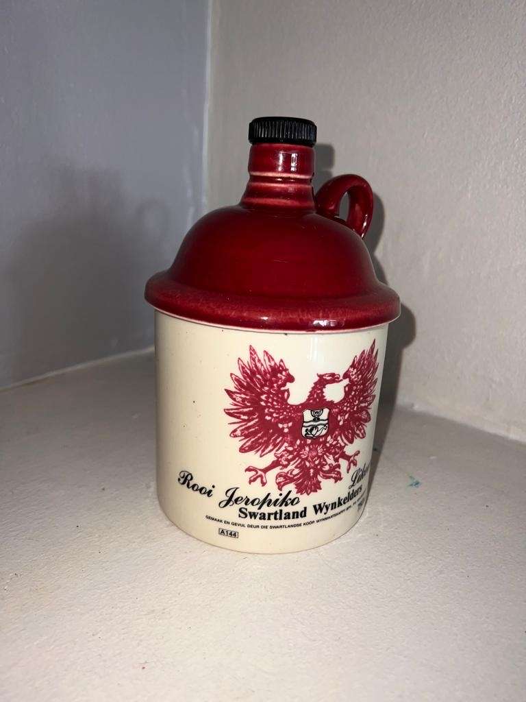 Odd pair of Swartland Sa wynkelders