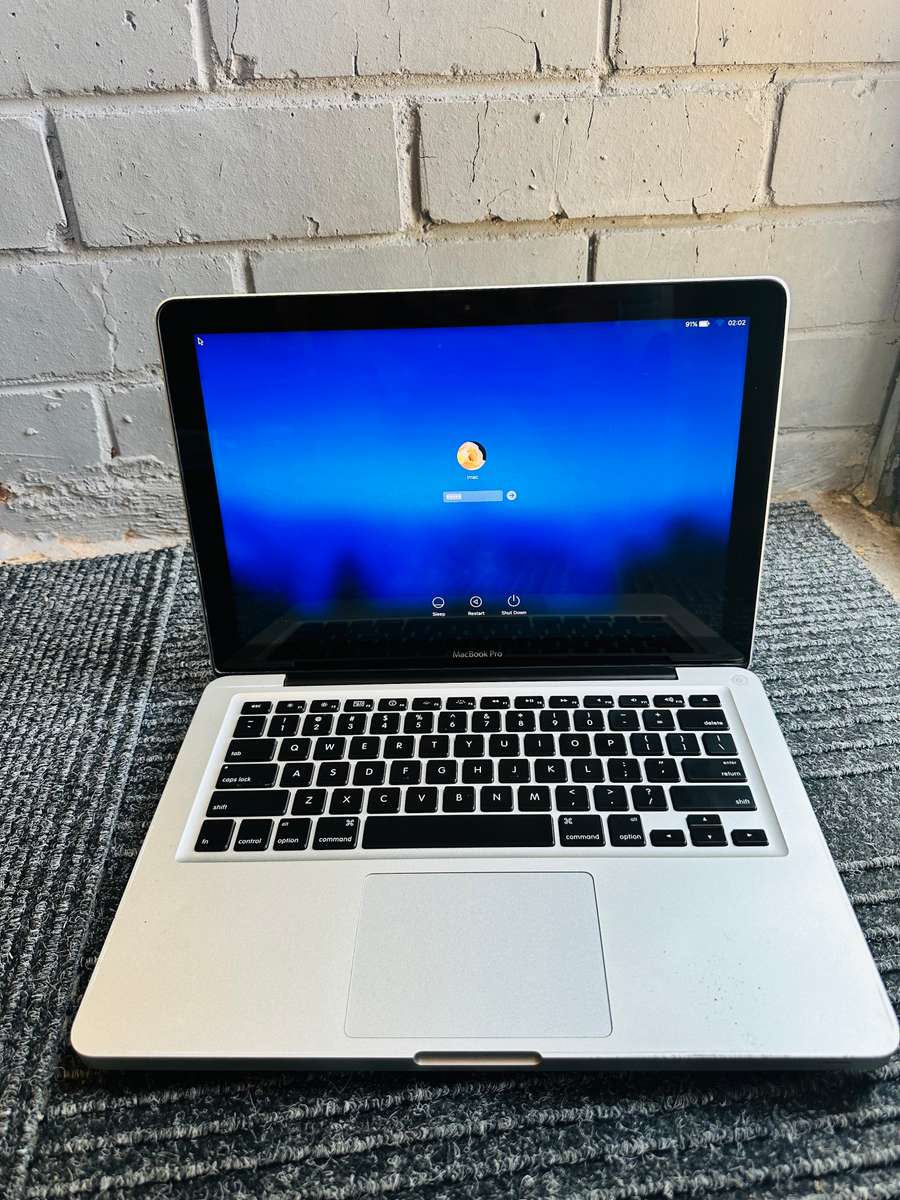 Intel Core i7 Apple MacBook Pro (13-inch, Early 2011)  640GB HDD 4GB RAM macOS 10.13.6