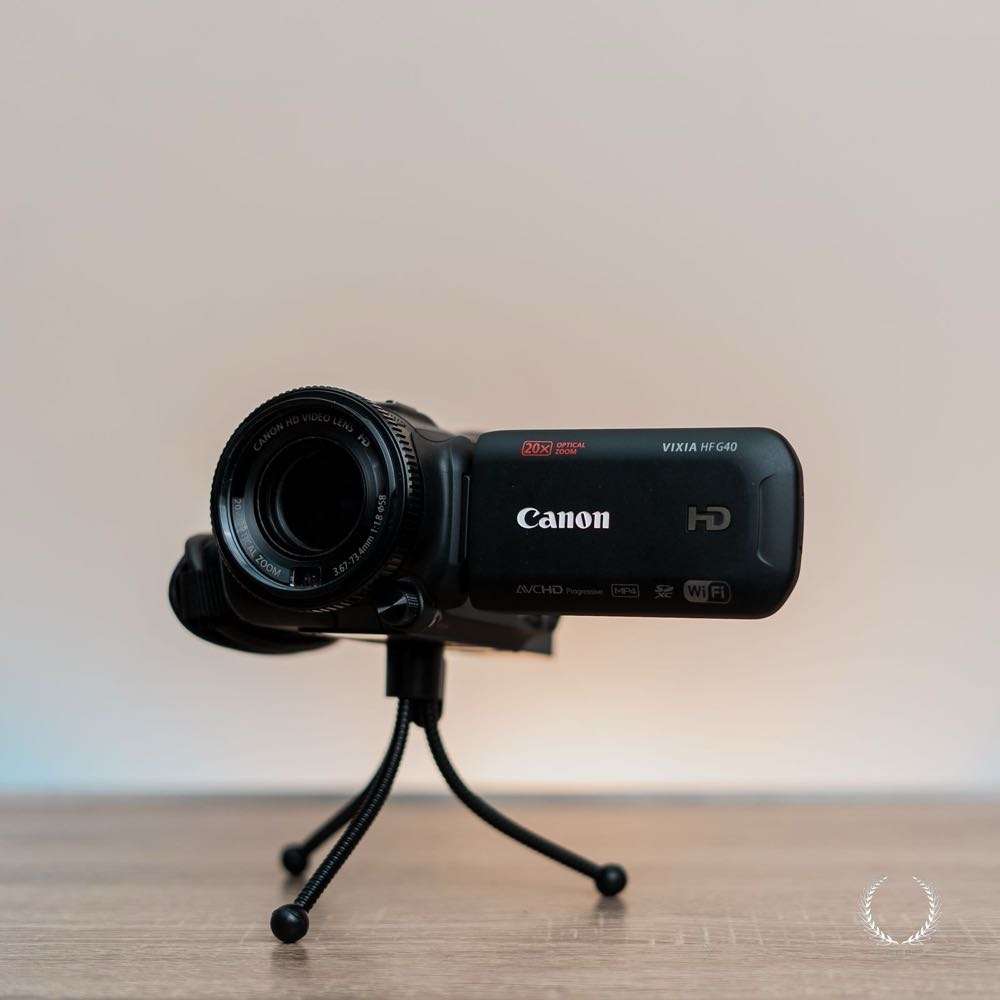 Canon VIXIA HF G40 Bundle