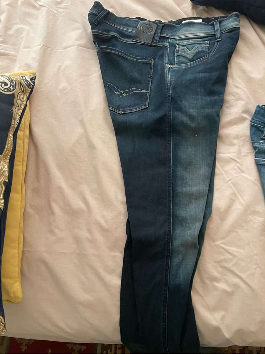 Replay blue jeans in great condition size 32 hyperflex anbass
