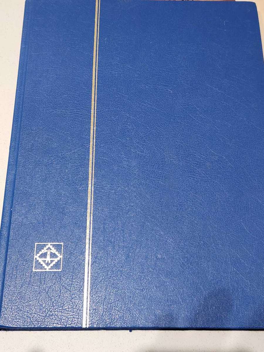 LIGHTHOUSE STOCK BOOK  16 WHITE 9-SLOT PAGES  SINGLE INTERLEAF  2nd HAND BUT NEAT